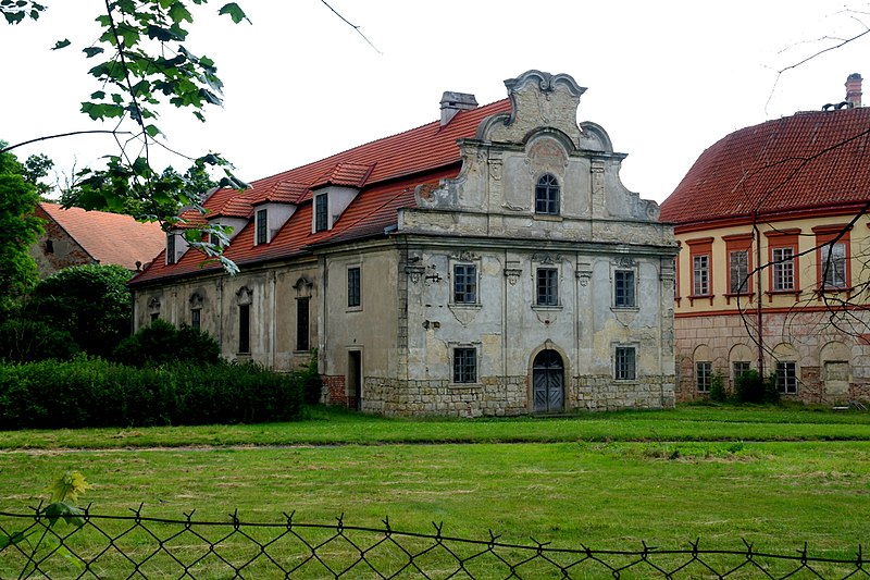 File:Liběchov (zámek), barokní konírna, nám. V. Levého 141, Liběchov, okr. Mělník, Středočeský kraj 01.jpg