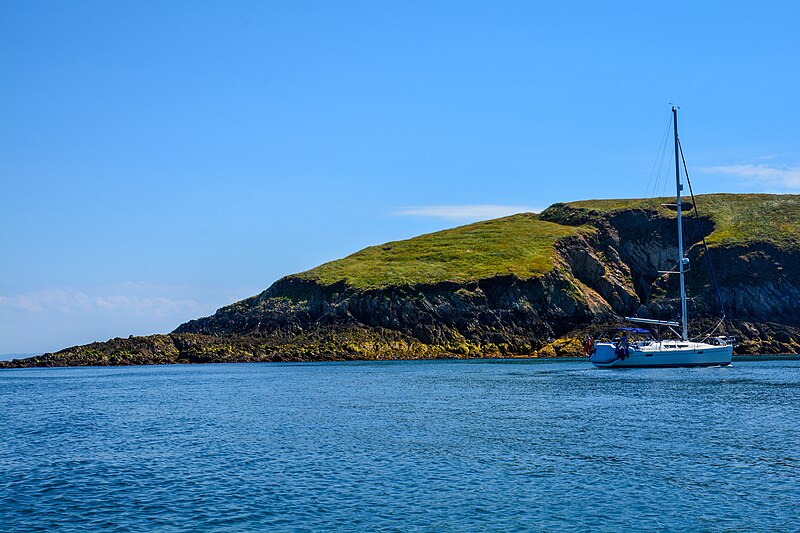 File:Lundy Island , Landing Bay - geograph.org.uk - 5852253.jpg