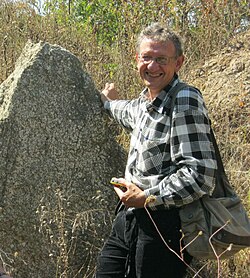 Любомир Цонев на посещение на кромлеха край с. Старо Железаре, 2011 г.