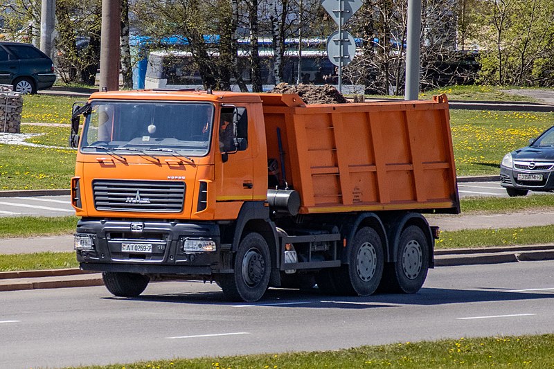 File:MAZ-6501 dump truck in Minsk 1.jpg