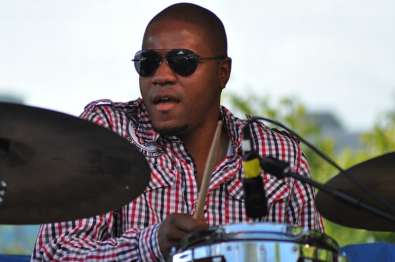 File:McTuff Trio - Bumbershoot 2010 - DVonne Lewis 03.jpg