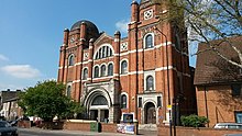 Memorial Community Church, Barking Road (geograph 5340283).jpg