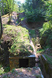 Als Verteidigungslinie bezeich