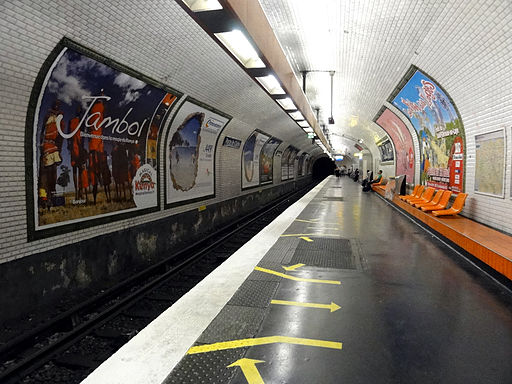 Metro de Paris - Ligne 13 - Porte de Clichy 02