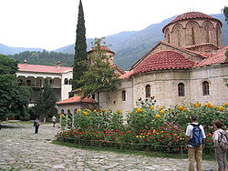 Изглед от северния манастирски двор