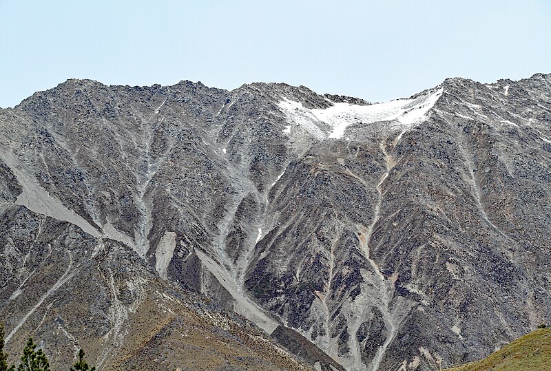 File:Mountains 10 (31291345401).jpg