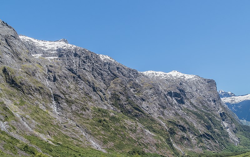 File:Mountains in Fiordland National Park 01.jpg