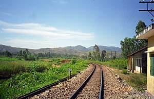 Bahnstrecke Hanoi–Ho-Chi-Minh-Stadt: Geschichte, Infrastruktur, Verkehr