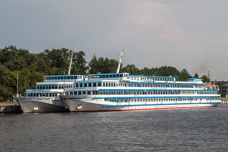 File:Nikolay Karamzin in Moscow North River Port 6-jun-2014 02.jpg