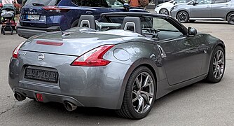 Nissan 370Z Roadster - right rear view