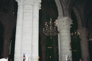 Columnas cilíndricas en Notre-Dame de París