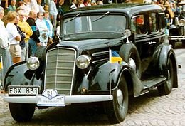 Oldsmobile berline 4 portes 1934.jpg