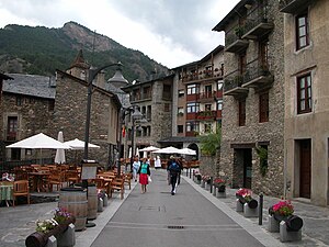 Ordino: Geografia antropica, Società, Note