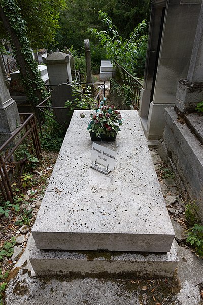 File:Père-Lachaise - Division 11 - Bourgeois 02.jpg