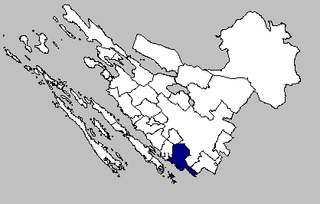 <span class="mw-page-title-main">Pakoštane</span> Village and municipality in Zadar, Croatia