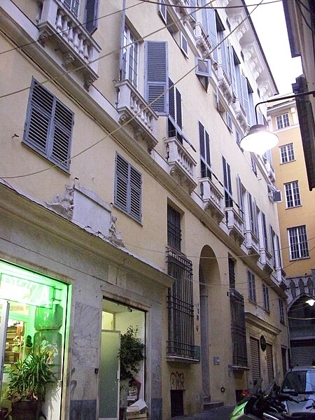 File:Palazzo Gio Battista Grimaldi (Vico San Luca) Genova 03.jpg