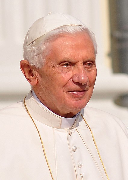 Fil:Papst Benedikt XVI in Berlin 2011.jpg