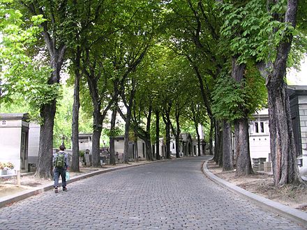 Pere Lachaise avenue ciculaire