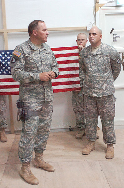 File:Perez-Torres reenlists DVIDS27833.jpg