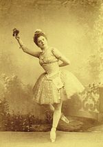 Thumbnail for File:Pierina Legnani in Raymonda, act I, 1898 II.JPG