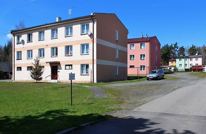 Файл:Pila, small housing estate.jpg