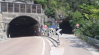 Tunnel Agnese und Abzweig der Ponalestraße