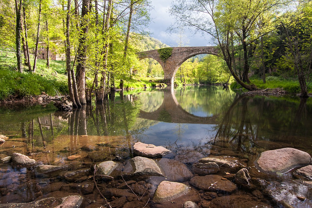 9. Malafogassa Bridge, in the province of Barcelona. Photograph: Mikipons Licensing: CC-BY-SA-3.0-es