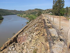 Puerto de la Laja, antiguo puerto minero sobre el Guadiana, muy cercano al punto más occidental de Andalucía, en el término municipal de El Granado (Huelva).