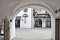 English: Courtyard from the 13th century Deutsch: Innenhof vom 13. Jahrhundert