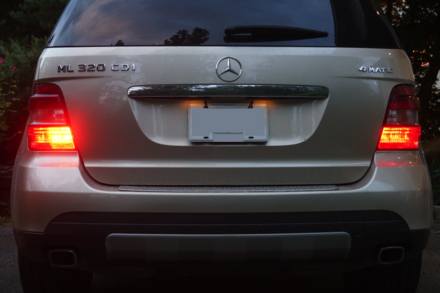Single rear fog lamp on a Mercedes M Class