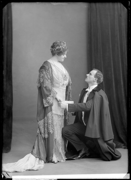 File:Rosa Grünberg and Teodor Ullman in Eva at Oscarsteatern 1912 - SMV - NG014.tif