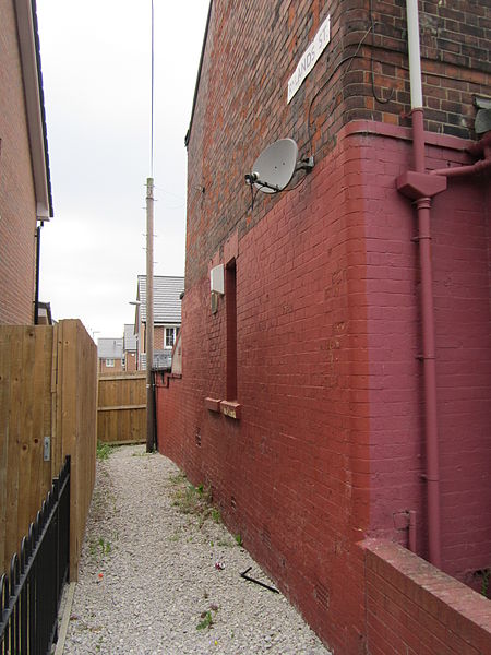 File:Rylands Street, Gorton (1).JPG