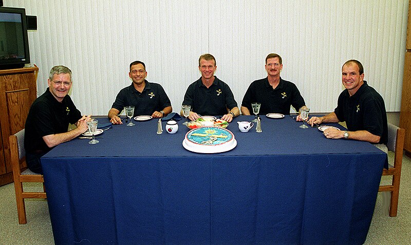 File:STS-97 preflight breakfast.jpg