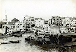 Schipbrug Arnhem.jpg