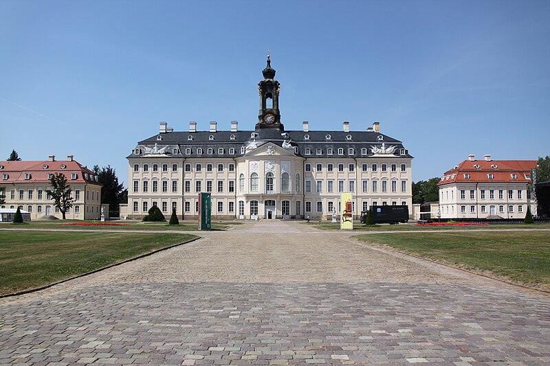 File:Schloss Hubertusburg, Wermsdorf, Sachsen, Deutschland.JPG