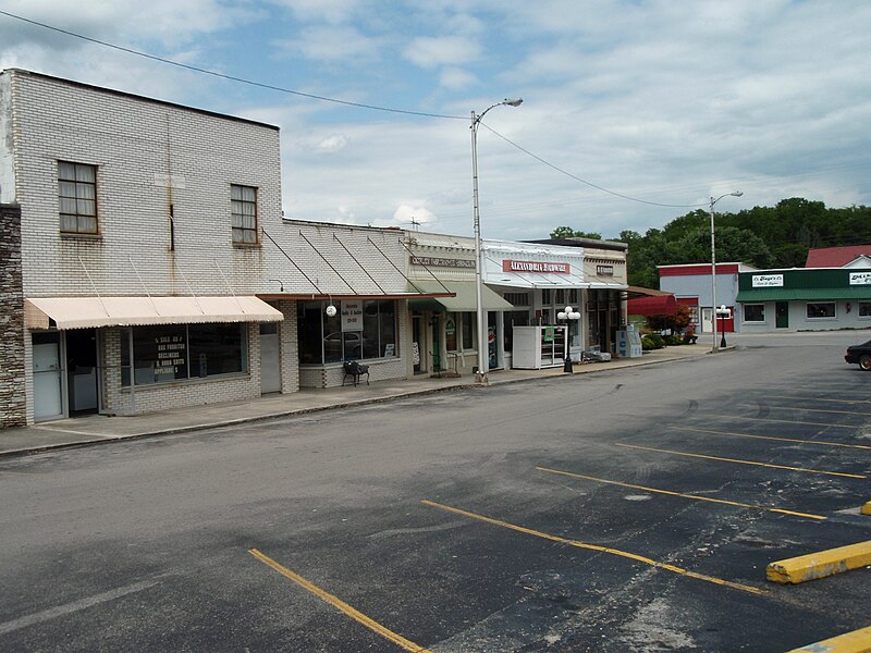 File:Shops alexandria tennessee.jpg