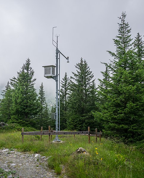 File:Silvretta - Wetterstation 01.jpg