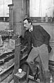 Sir William Ramsey experimenting in his lab Wellcome M0004629.jpg