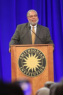 Smithsonian-Lonnie-Bunch-installation-5.jpg