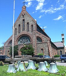 St. John's Protestant Episcopal Church in the heart of Getty Square, built in 1752 St. John's Episcopal bells in Getty Square jeh.jpg