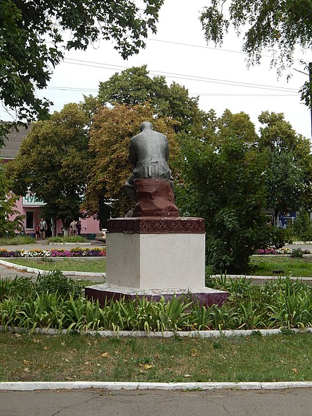 File:Statue of Taras Shevchenko in Shevchenkove, Shevchenkove Raion 2019 by Venzz 07.jpg