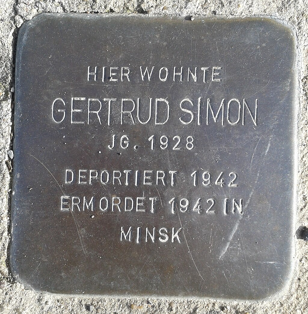 Stolperstein Windeck Dattenfeld Hauptstraße Gertrud Simon.JPG