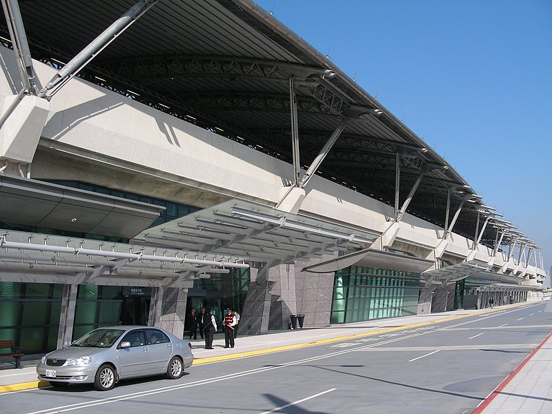 File:Taiwan HighSpeedRail TaiChung Station 4.JPG