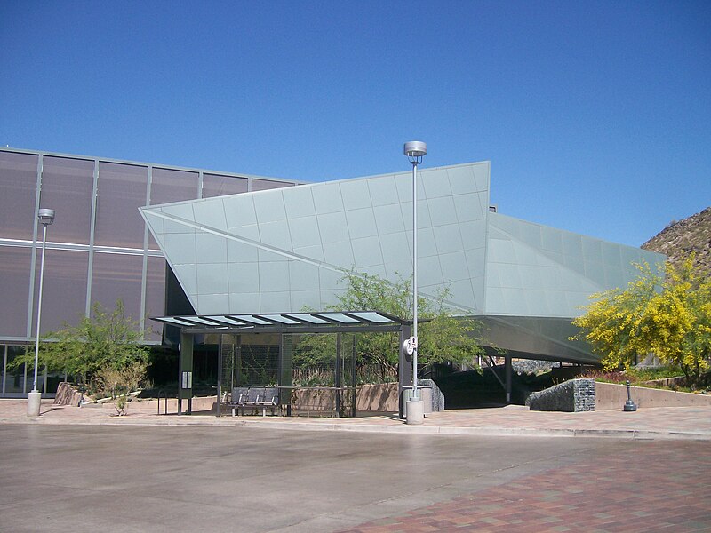 File:Tempe Transit Center - Comm Cntr - 2009-04-13.JPG