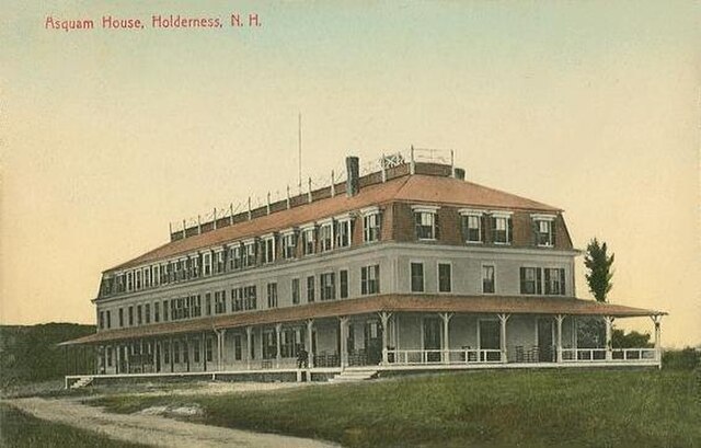 Asquam House in 1912. A "high-class modern hotel on Shepherd Hill on the shores of Asquam Lakes".