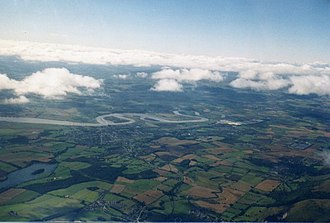 The River Forth at Alloa showing Alloa Inch and Tullibody Inch (at right) The Forth Valley near Alloa - geograph.org.uk - 723980.jpg