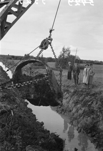 File:The drainage of fields in Tupos, Liminka 1948 (JOKAKAL3B-8731).tif