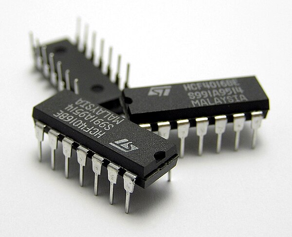 4000-series logic ICs in 0.3" wide 14-pin plastic DIP packages (DIP-14N), also known as PDIP (Plastic DIP)