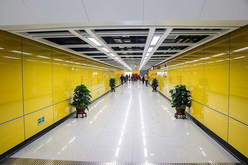 File:Tongfuxi Station Concourse Pass for Unpaid Area 20191228.jpg