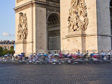 Tour de France (48417160606) .jpg